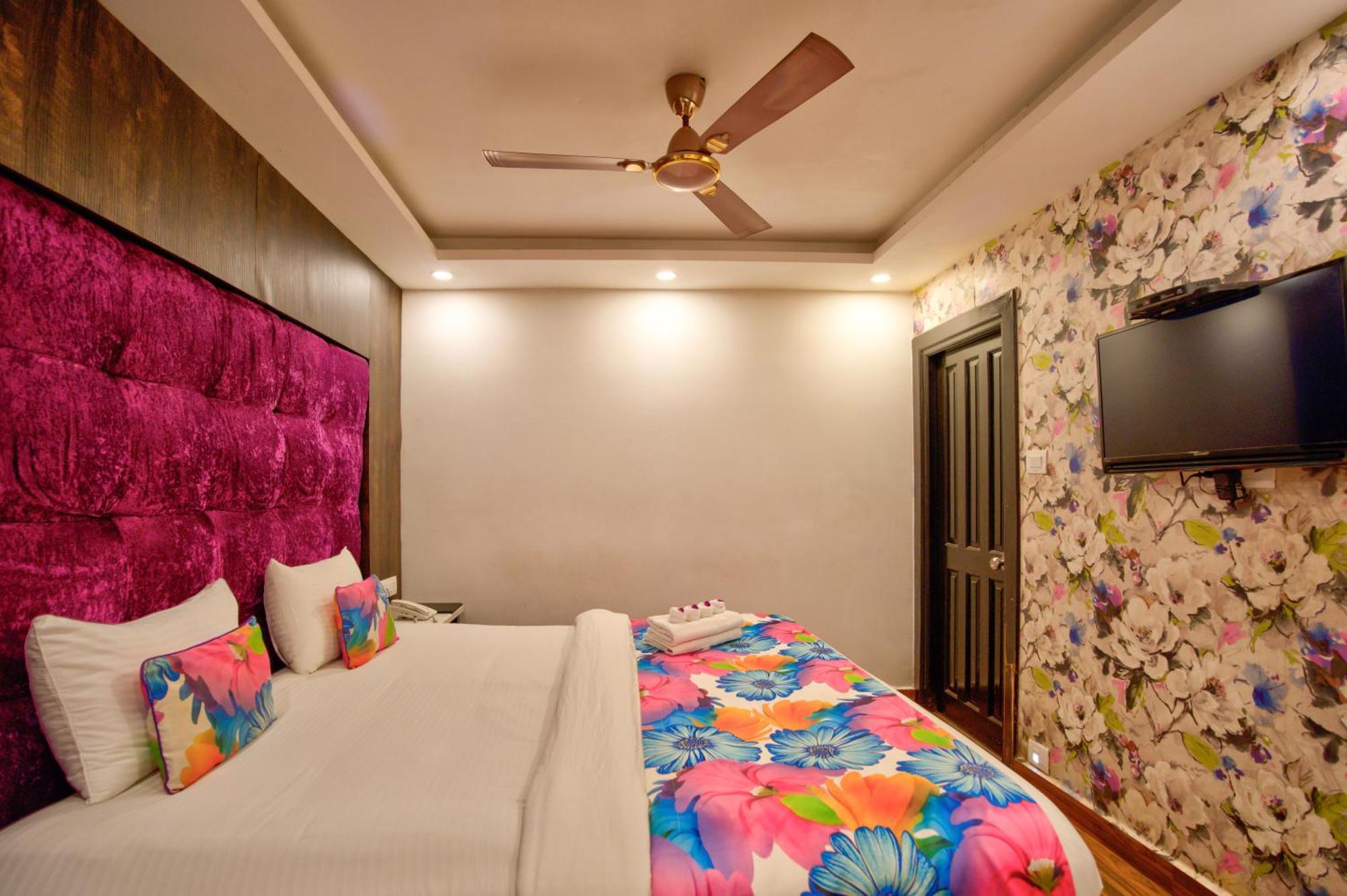 Lemonmint Svelton Manor Hotel Calangute Exterior photo