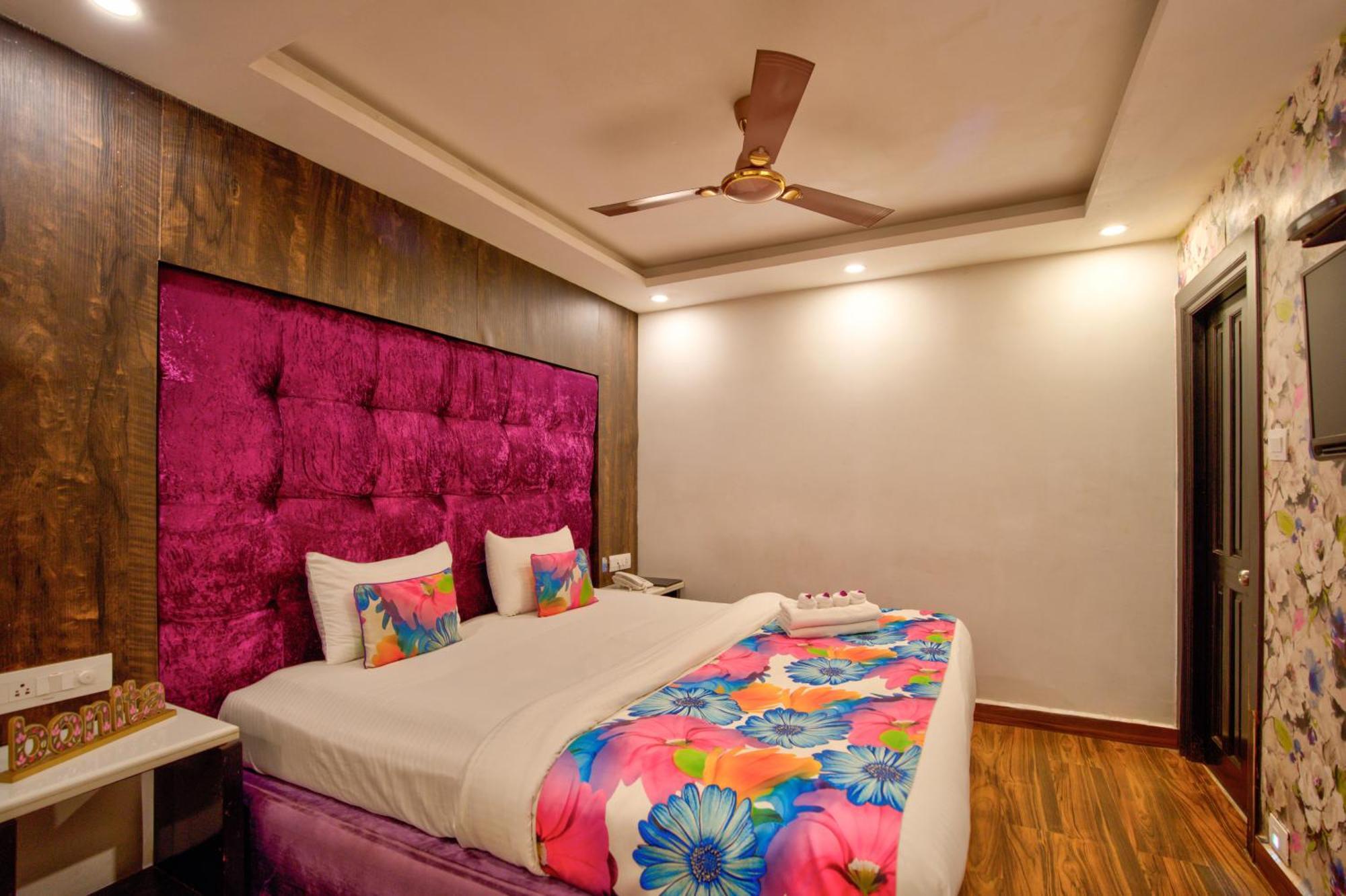 Lemonmint Svelton Manor Hotel Calangute Exterior photo