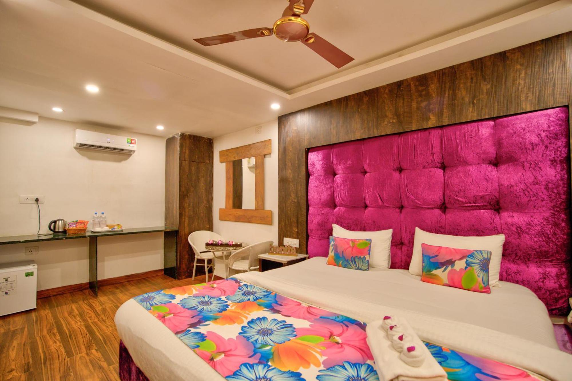 Lemonmint Svelton Manor Hotel Calangute Exterior photo